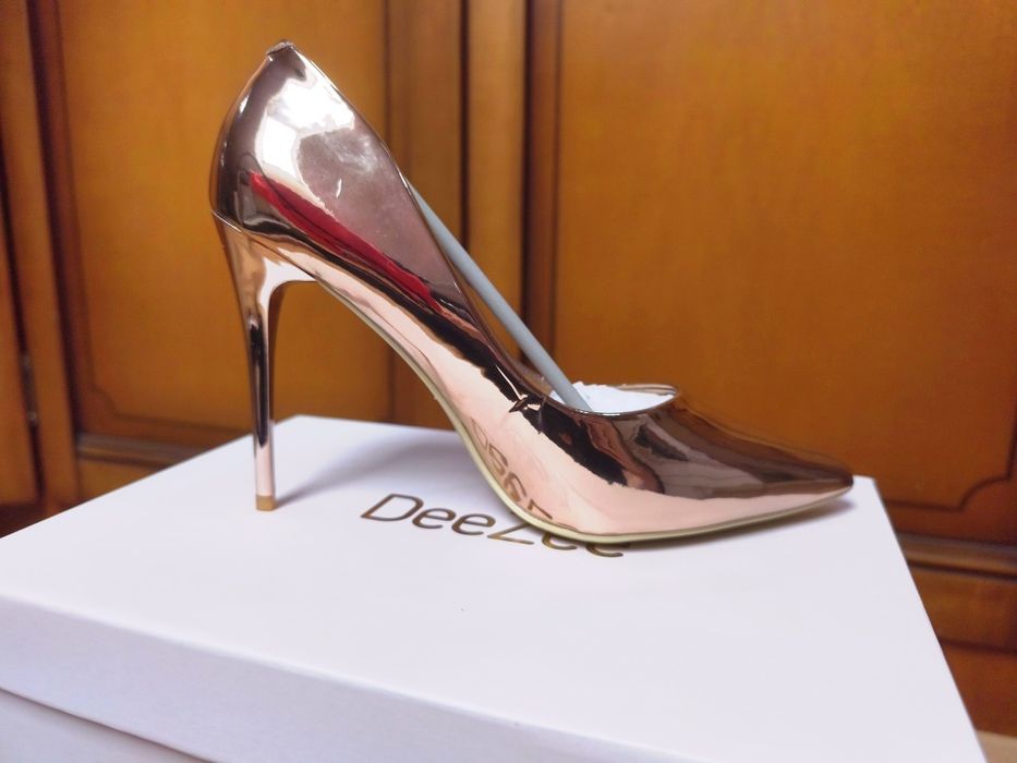 Szpilki złoto-różowe, marka DeeZee, nowe, rozmiar 38