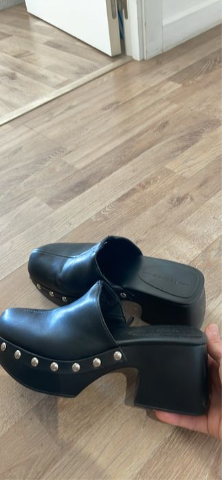 Socas novas pretas da berska n.36