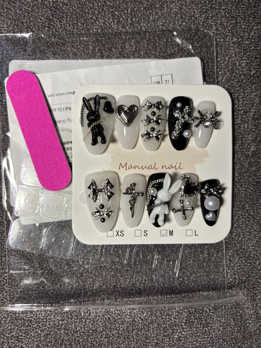 накладні нігті в корейському стилі y2k