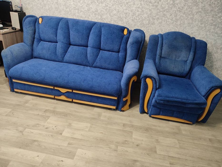 Диван та  крісло