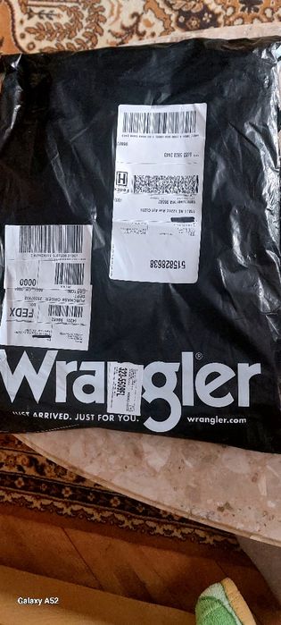 Продам новые джинсы Wrangler  модель 935 NAY