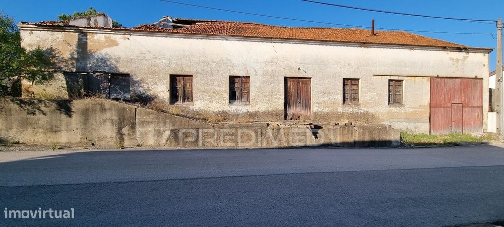 Pavilhão com 925m2 de área coberta