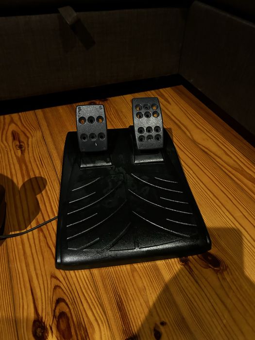 Kierownica logitech driving force gt
