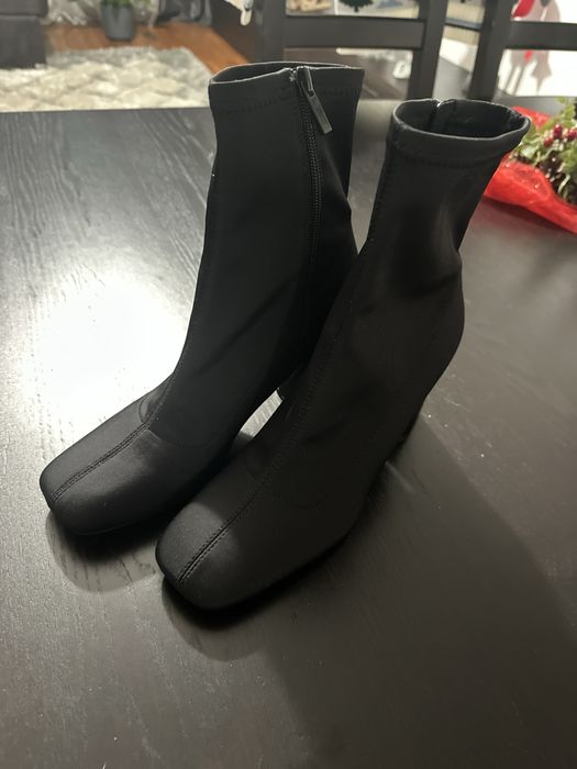Botins de tacão TAM:38 Stradivarius