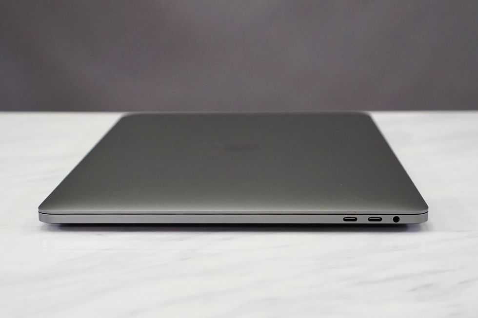MacBook Pro Cinzento Sideral Intel Core i7 2,9 Ghz - 16 GB - 1 TB SSD