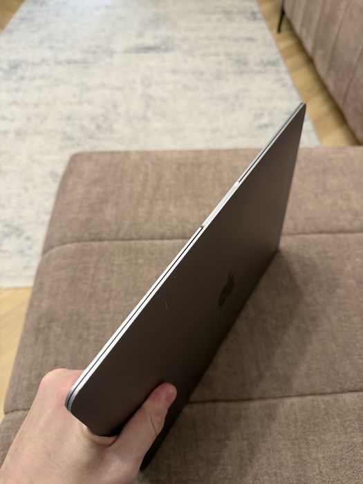 MacBook Air 13 2020 i5 /8 GB /512 Gb 93% АКБ!