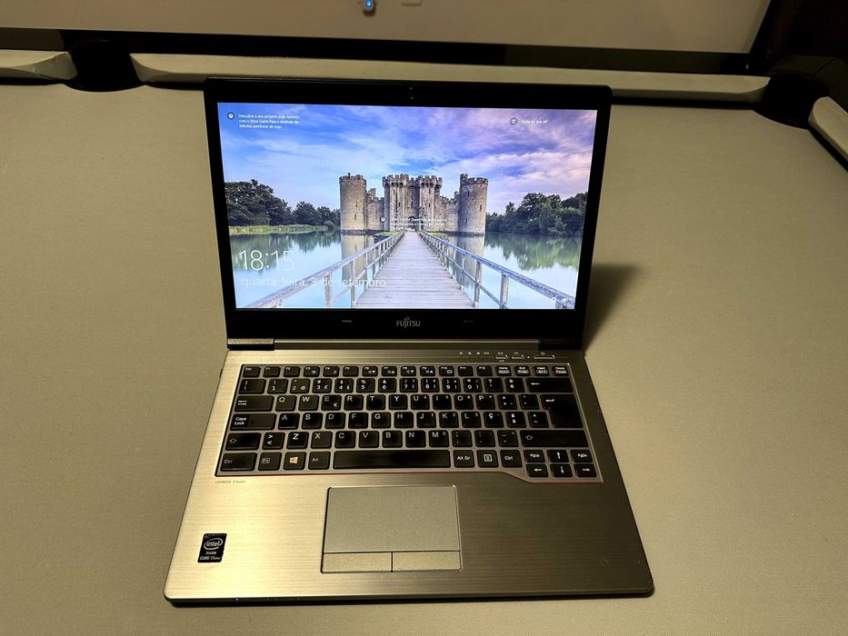 FUJITSU Intel(R) core (TM) i7-5600U