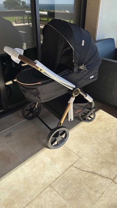 Carrinho de bebê Trio novo