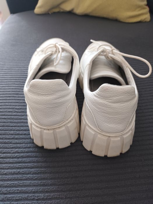 Buty biale, skóra naturalna