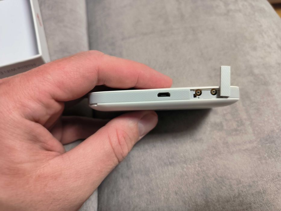Продам роутер Huawei E5573