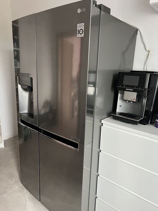 Lodówka LG Side by Side inox z dystrybutor wody i kostkarka