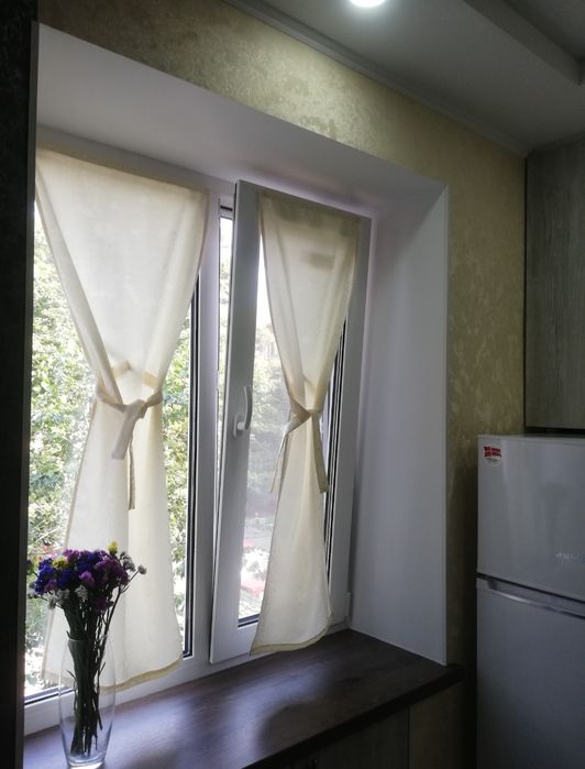 Погодинно подобово готель Україна , район Голливуда , центр