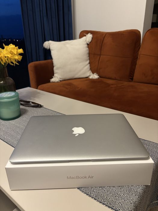 MacBook Air 13” 2017 | Intel i5 | 8 GB RAM | SSD | Stan bardzo dobry