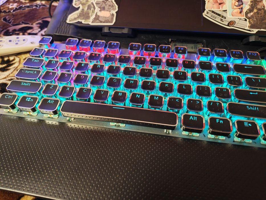 Продам клавиатуру AULA FIRESHOCK V5