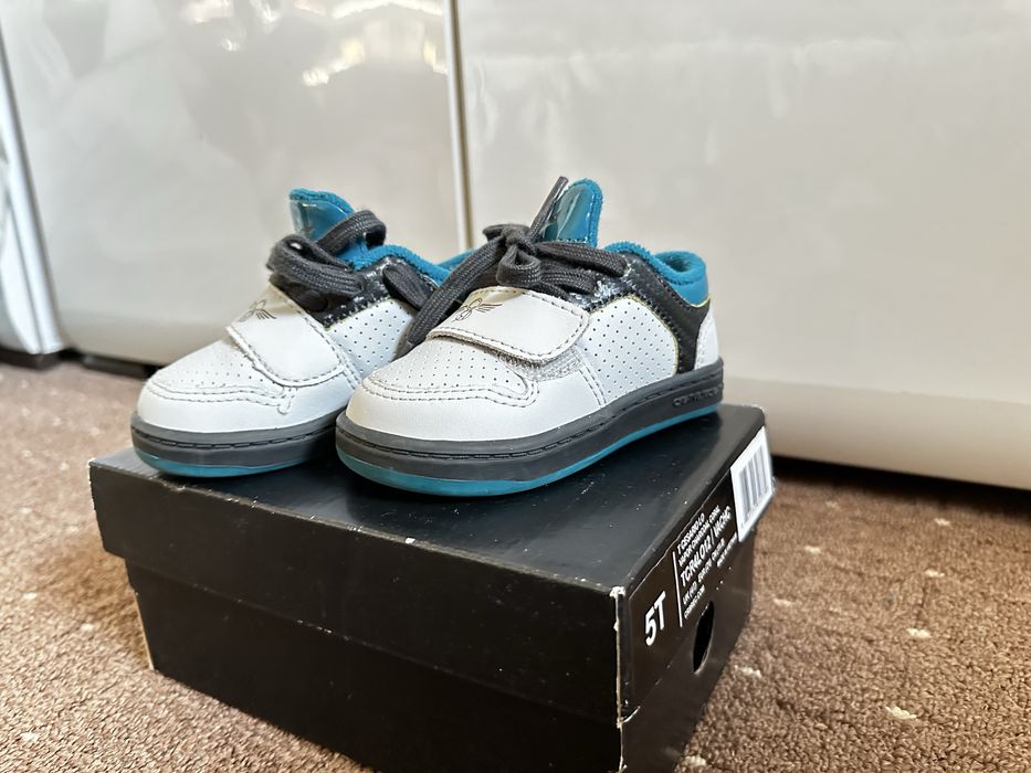 Стильні яскраві кроси , 21 розміру