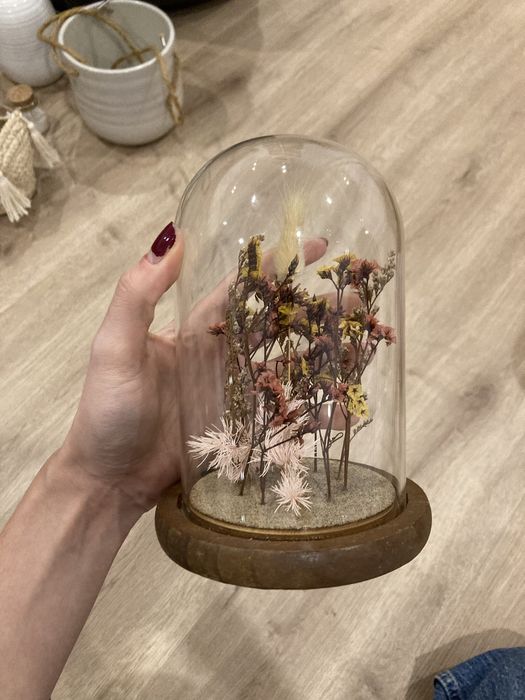 Vaso transparente com flores secas