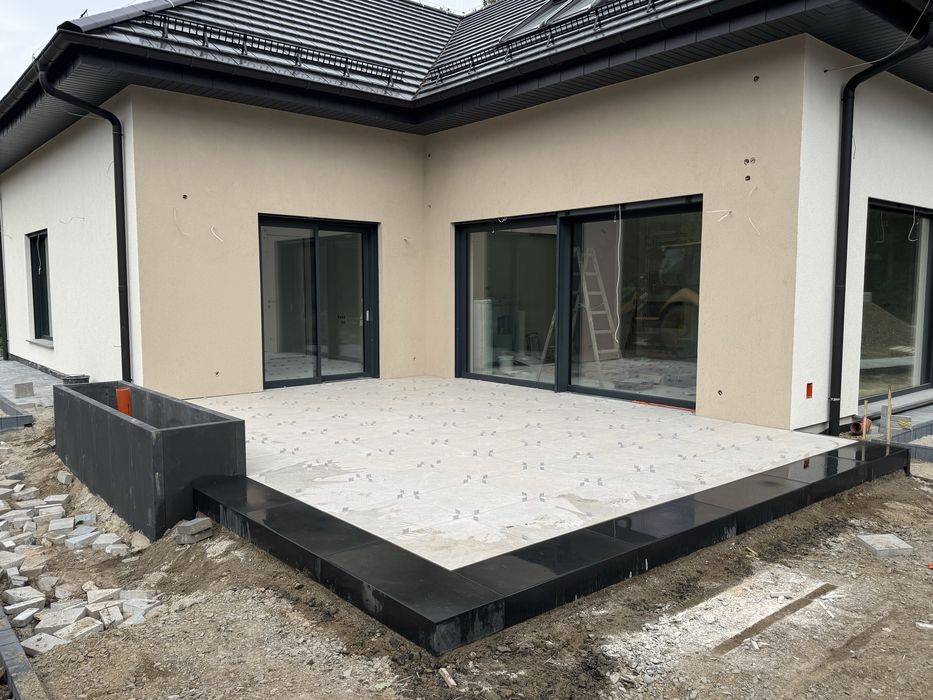 Utwardzanie dróg wjazdów podwórek Układanie kostki, Koparko ładowarka