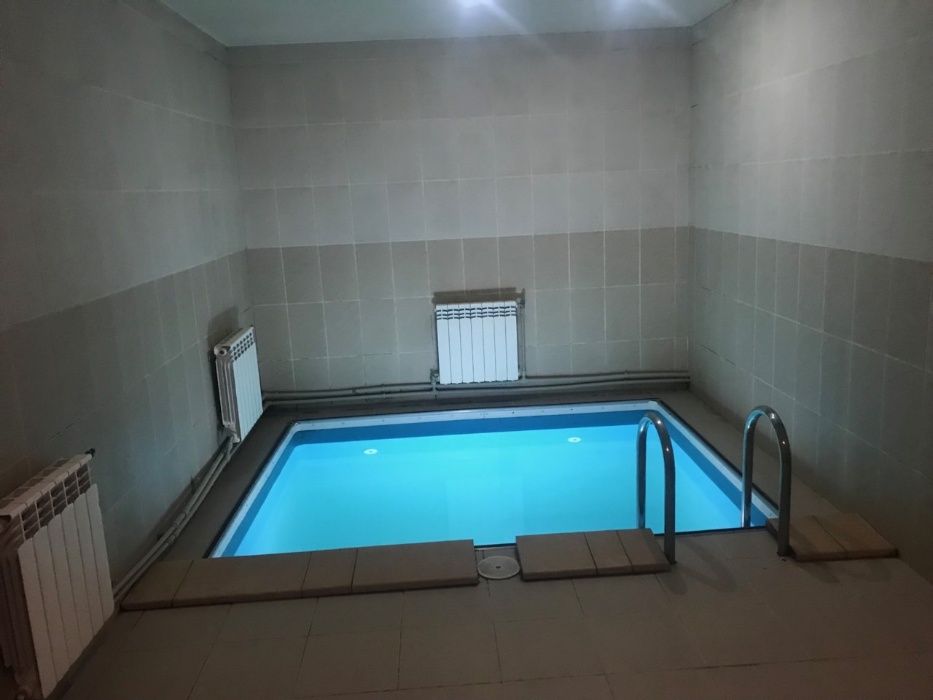 Сдам дом на ОДЕССКОЙ  или сауну , на сутки ,бассейн,