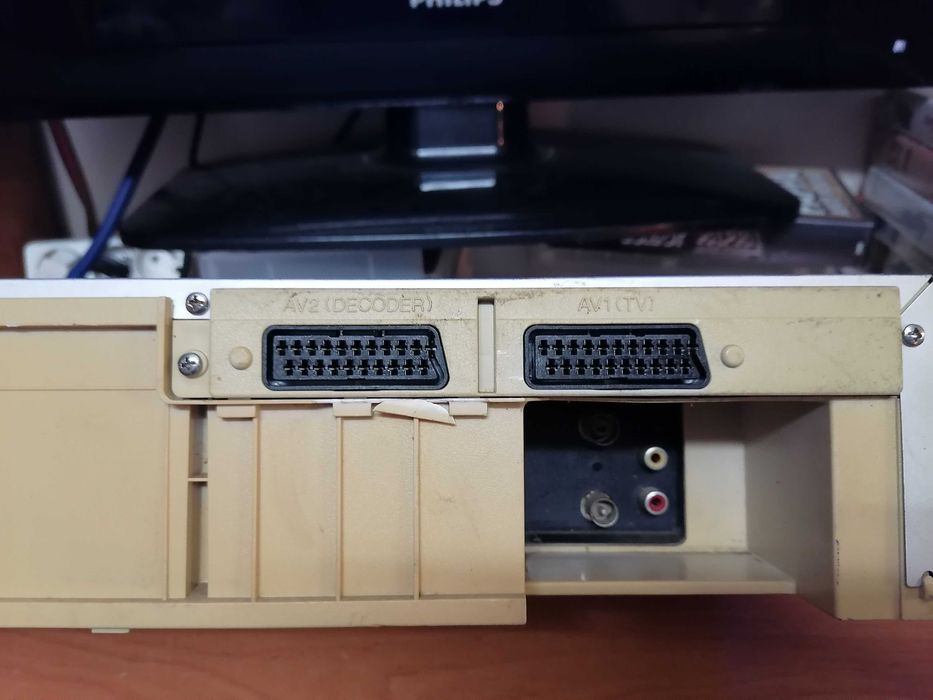 Magnetowid VHS Philips VR750 HI-FI Stereo pilot