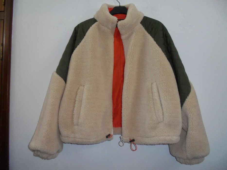 Blusão de senhora da marca PULL&BEAR