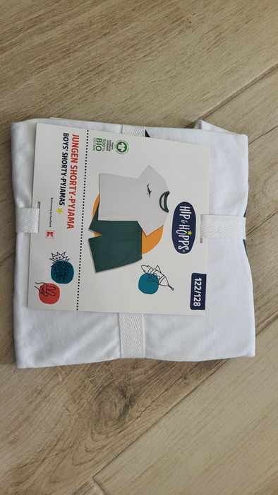 Nowa piżama letnia 122/128 koszulka i spodenki bawełna