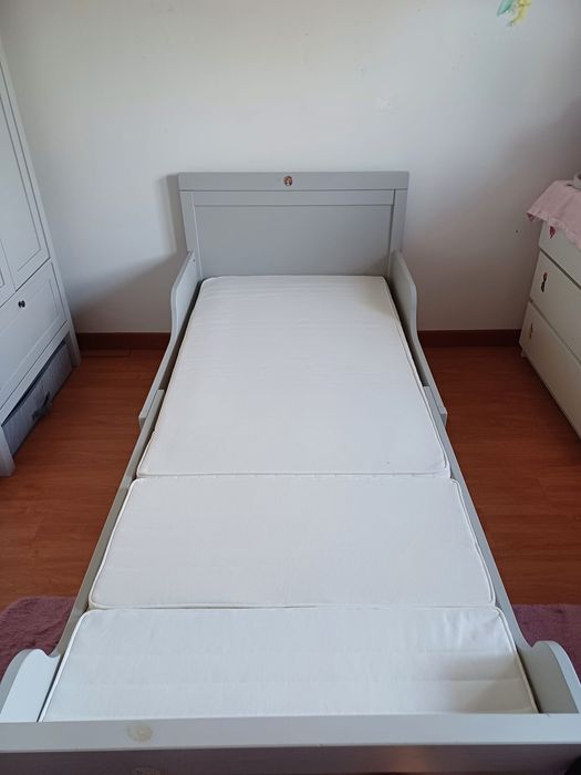 Roupeiro e cama  ikea sundvik  ( cinzento)