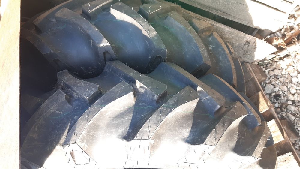 Opona c 330  tył przód  ursus