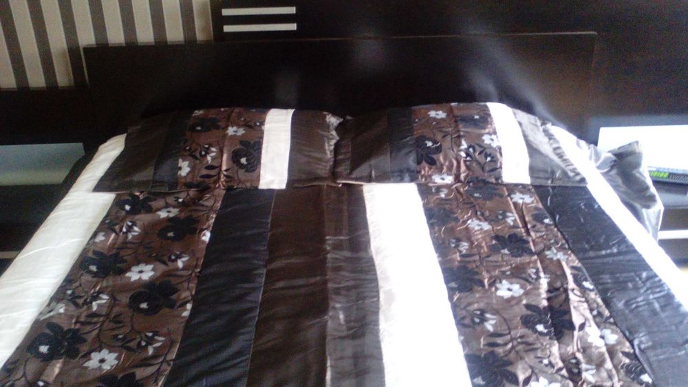 Cama de casal maciça cor wengue