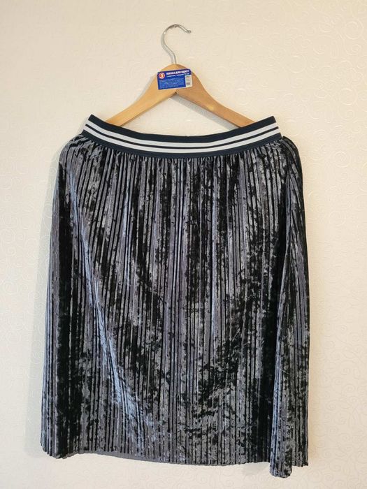 Светр zara,в розмірі s