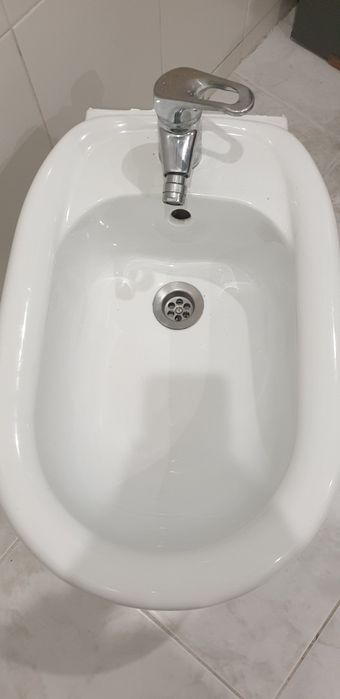 Bidé aquatis usado