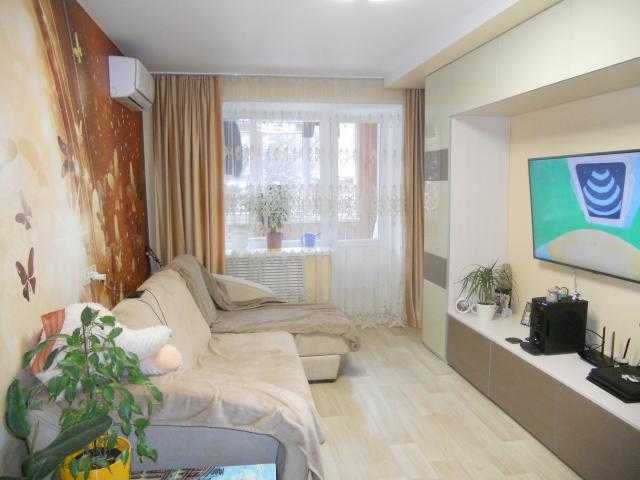 Продам 2х. комнатную квартиру метро Армейская