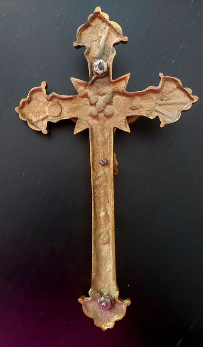 Crucifixo  antigo em bronze