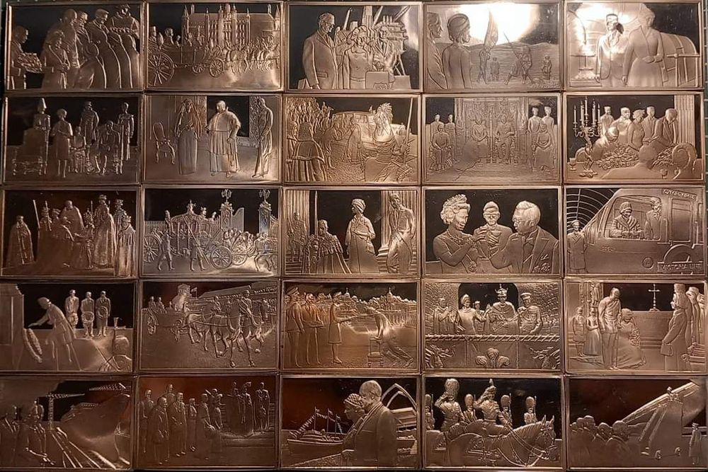 Coleção de medalhas de prata: "Elizabeth our Queen"