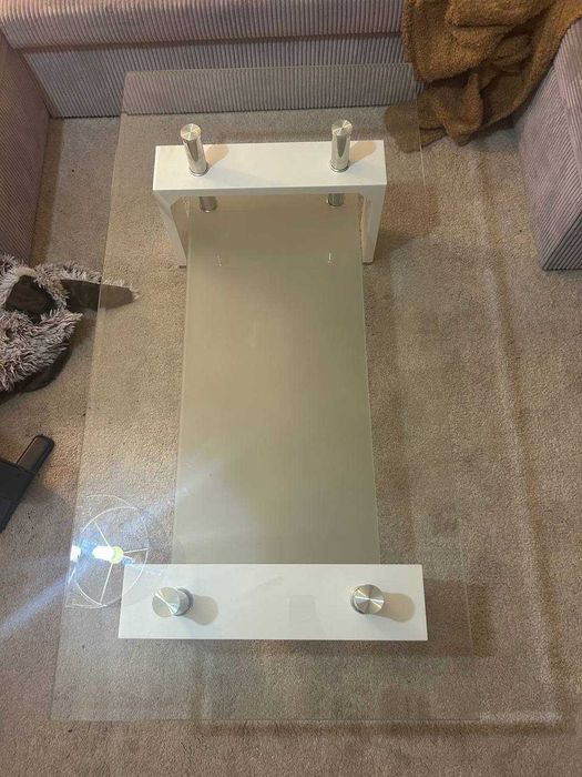 Mesa de centro em ótimo estado com pouco uso