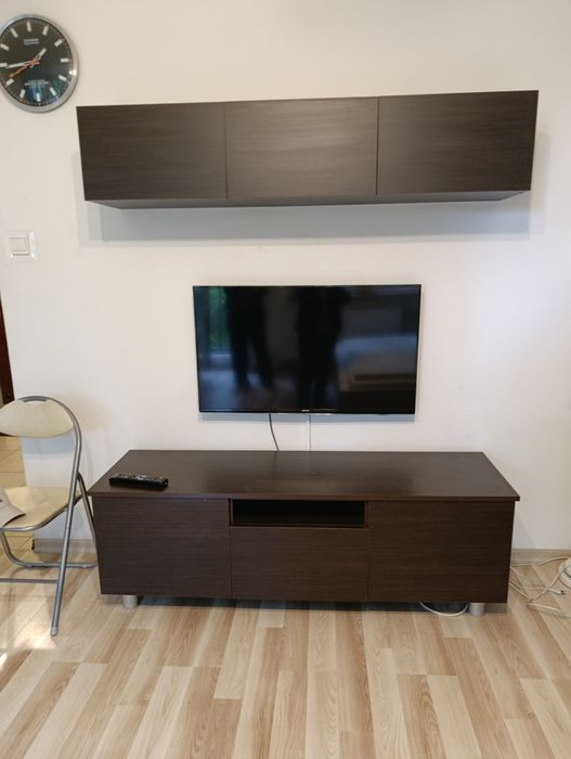Szafki pod telewizor i wisząca