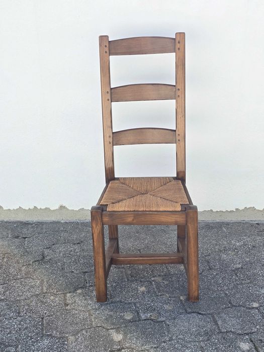 Cadeiras rústicas em madeira maciça de Castanho