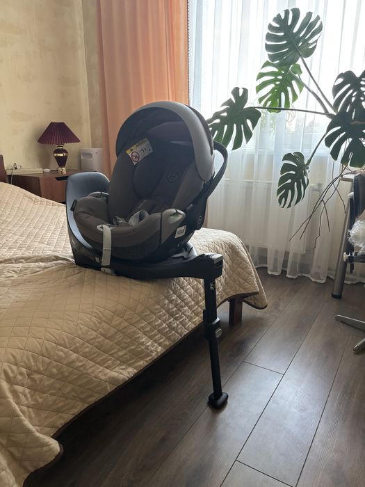 Cybex Cloud T i-Size автокрісло для новонародженого