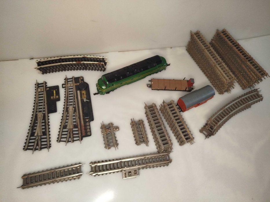 Zabawka PRL lokomotywa Piko tory wagony zwrotnice zasilacz