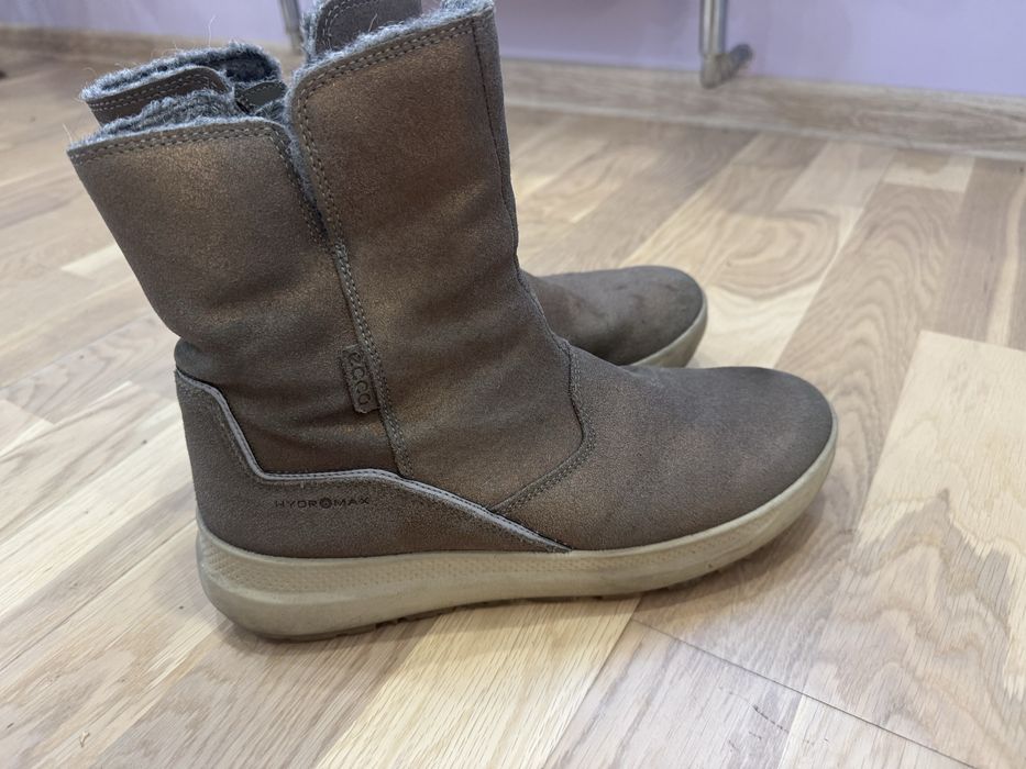 Продам зимові жіночі черевики Ecco