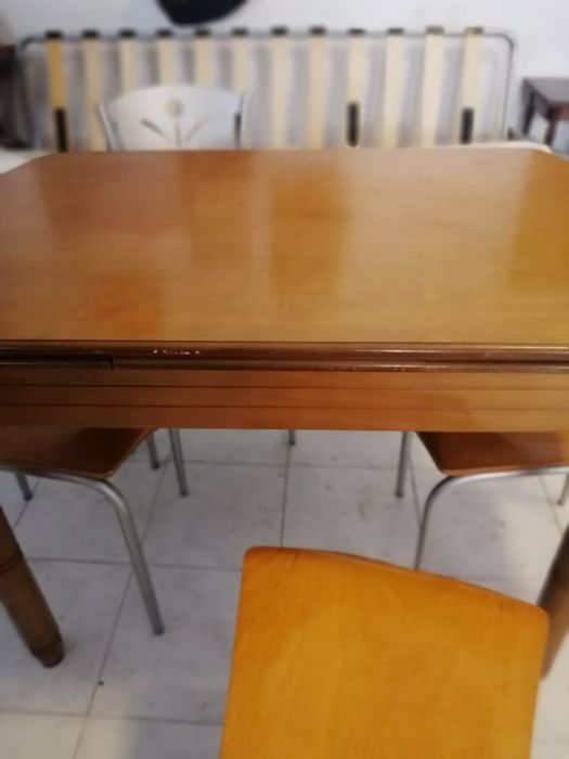 Vender móveis, mesa e cadeiras