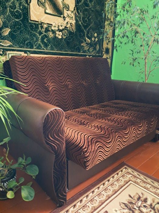 Диван розкладний.