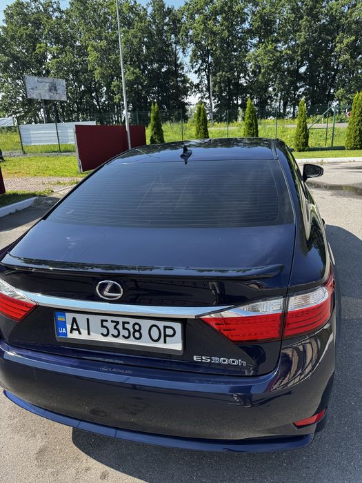 Продам  Lexus ES 300 H