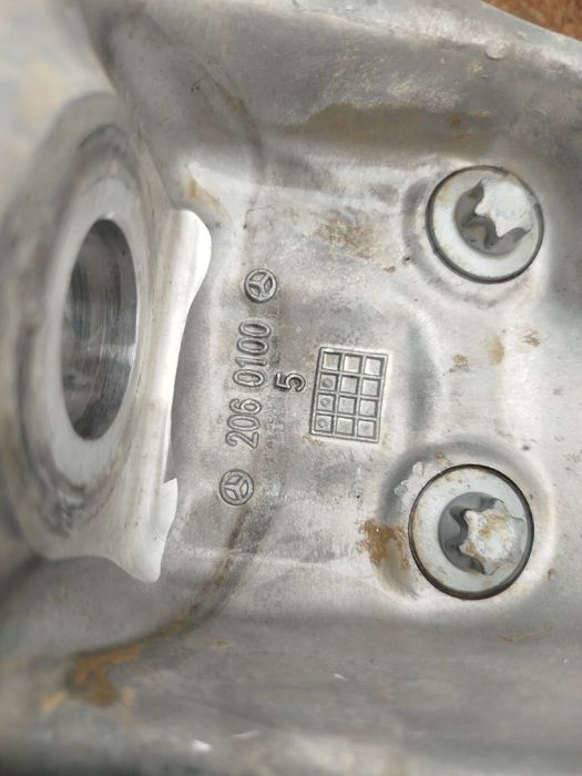 Manga de eixo frente esquerda MERCEDES-BENZ Classe C Carrinha (S206)