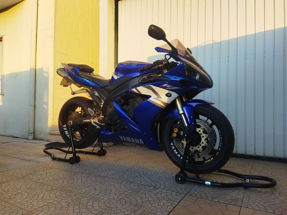 Yamaha R1 super desportiva em muito bom estado,garagem, analiso retoma