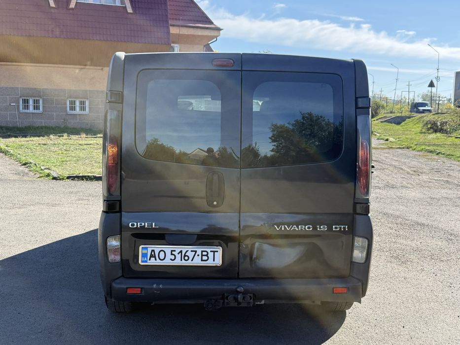 Opél Vivaro 1.9грузовий