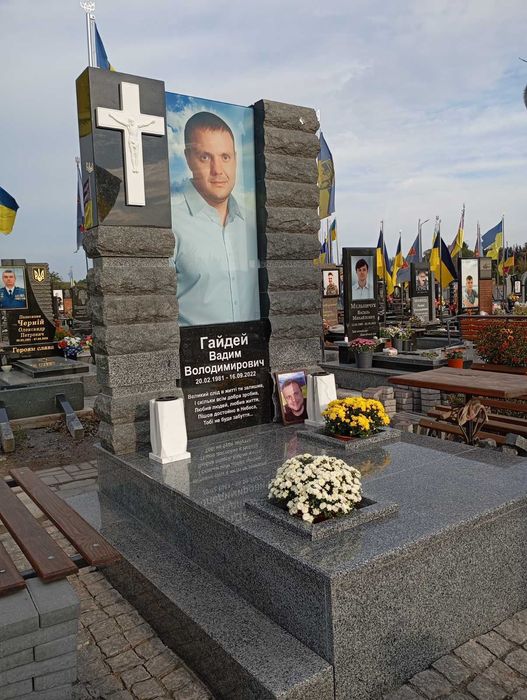 Пам'ятники від виробника.  Виготовлення та встановлення