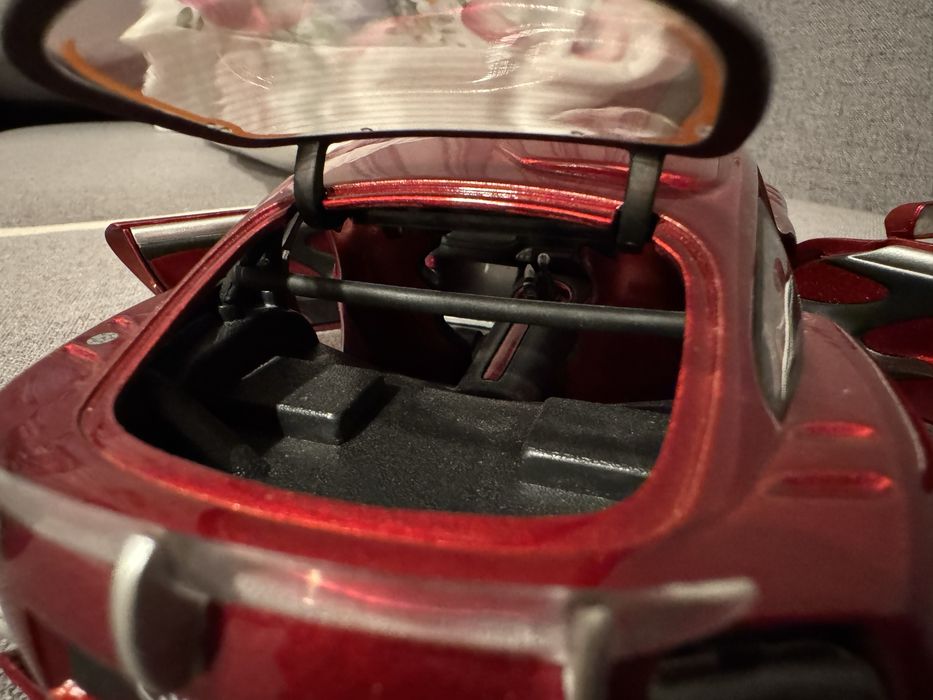 TVR Sagaris 1:18 Jadi