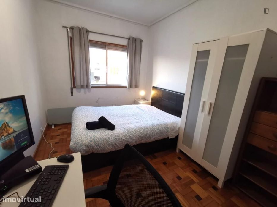 Quarto - localizado em Guimaraes