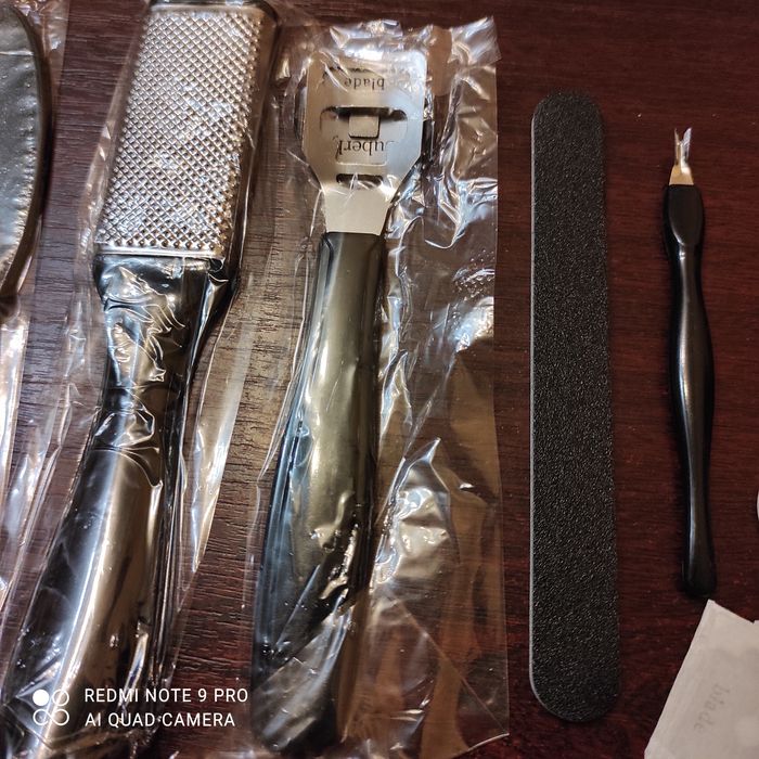 Набор для педикюра из 6 предметов, включая лезвие