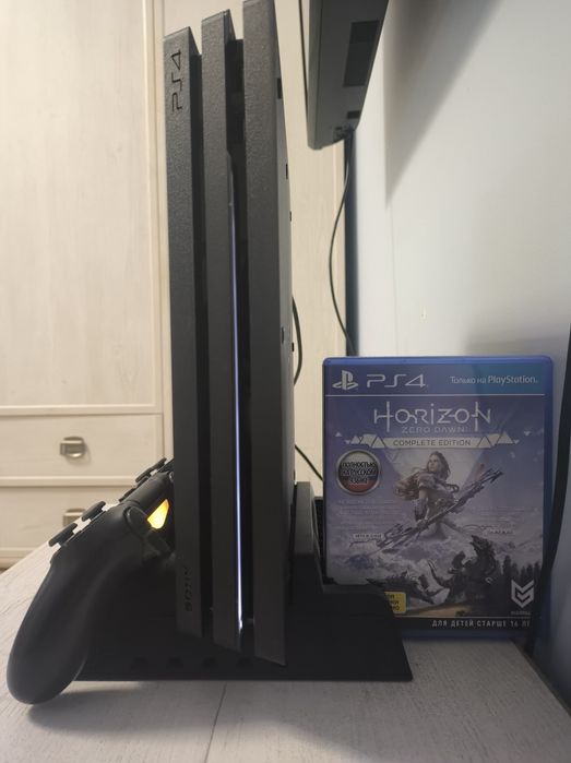 Playstation 4 Pro (з дисководом)